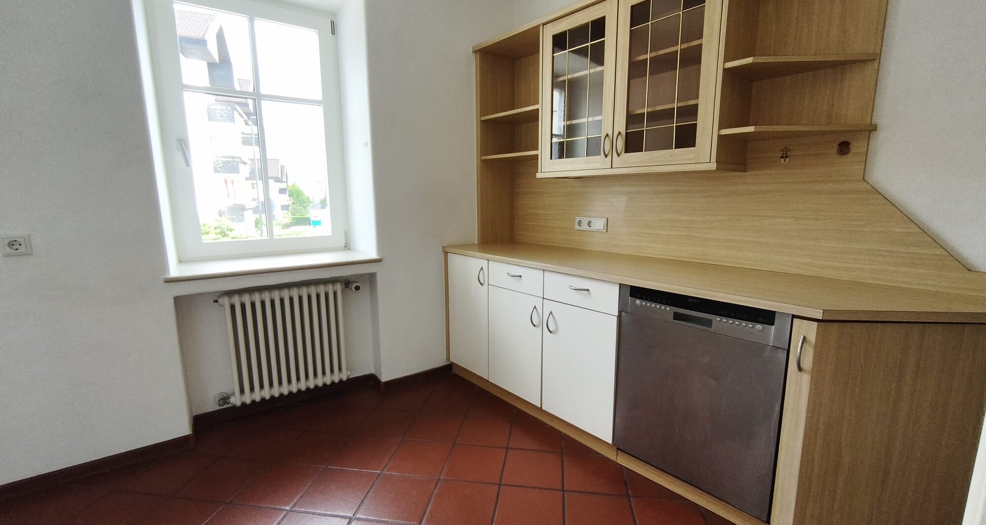 Trilocale semiarredato con veranda