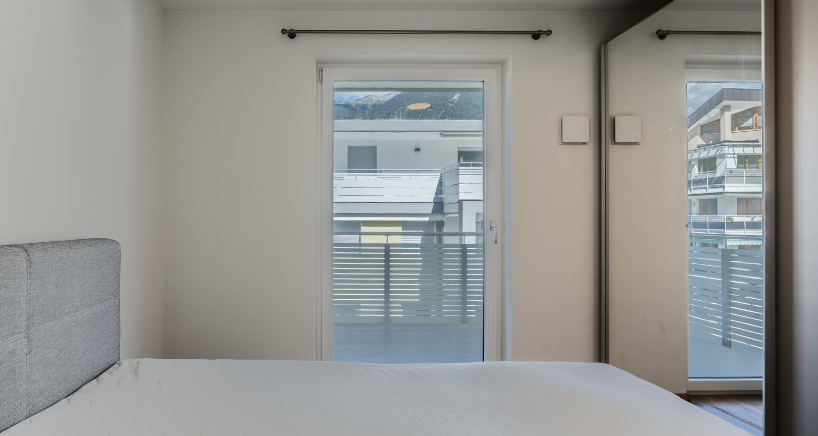 As-new two-room apartment with terrace in a central location