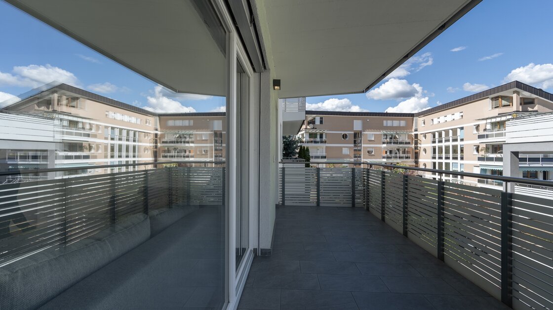 Bilocale arredato come nuovo con terrazza in posizione centrale
