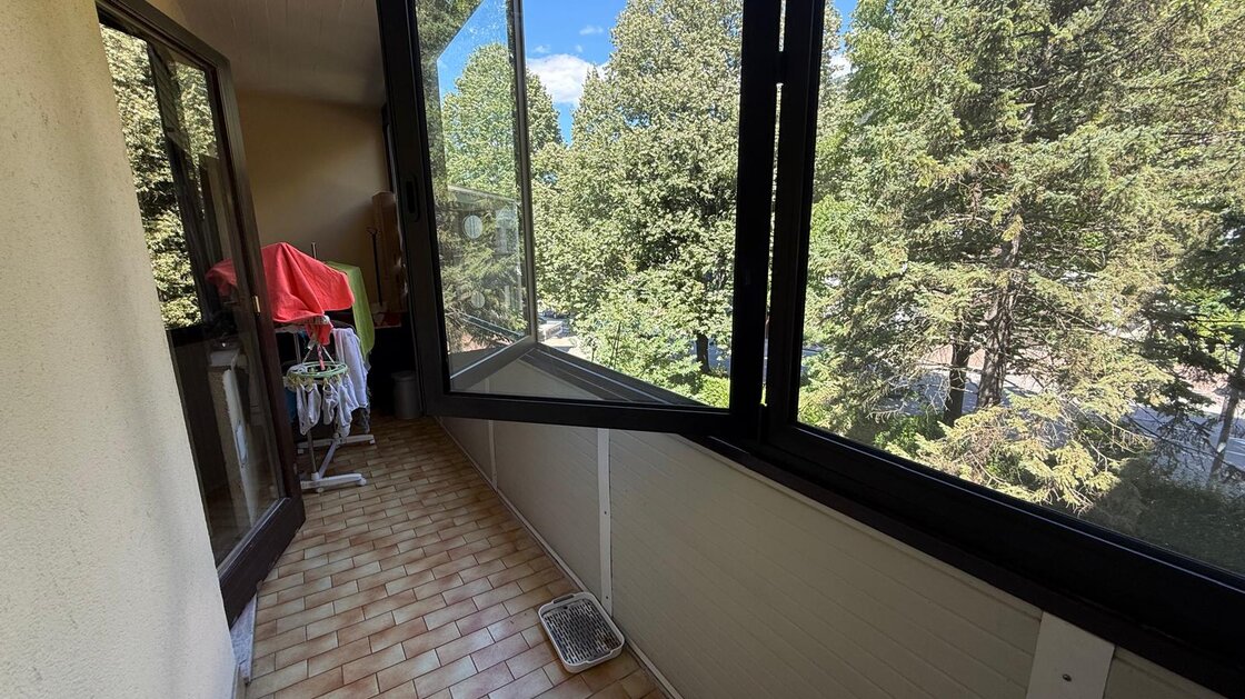 Dreizimmerwohnung mit Balkon/Veranda in begehrter Lage von Milland