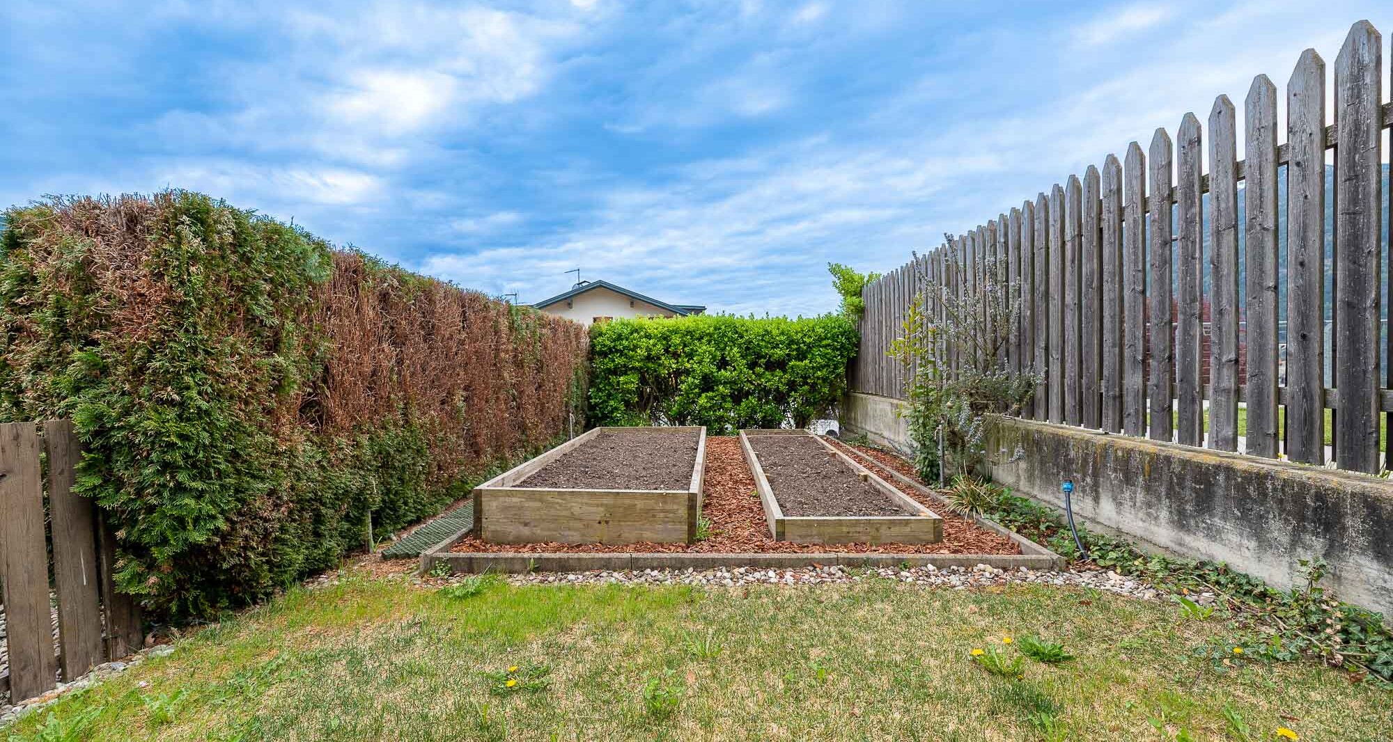 Schönes Eckreihenhaus mit Privatgarten in sonniger Panoramalage