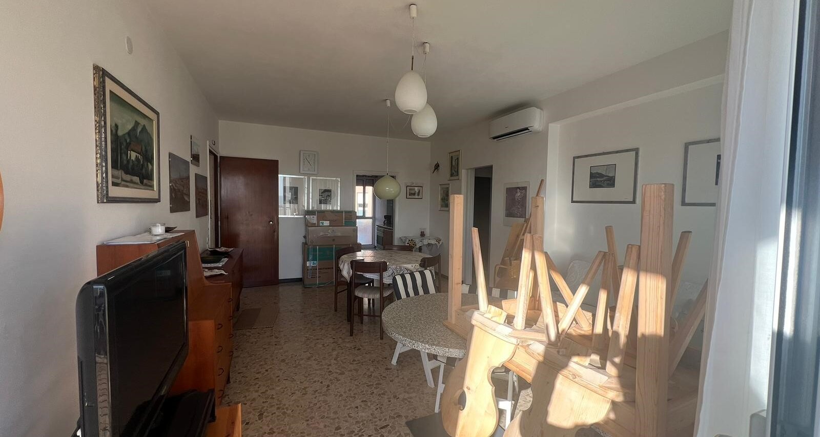 Trilocale spazioso con terrazza, piano alto, fronte mare
