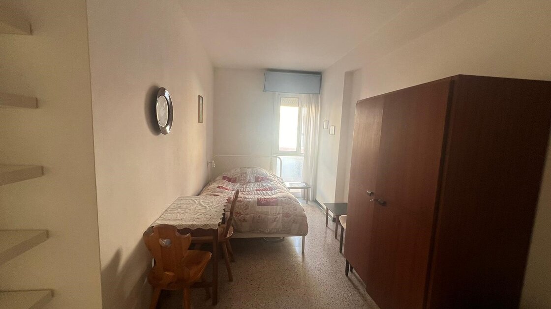 Trilocale spazioso con terrazza, piano alto, fronte mare