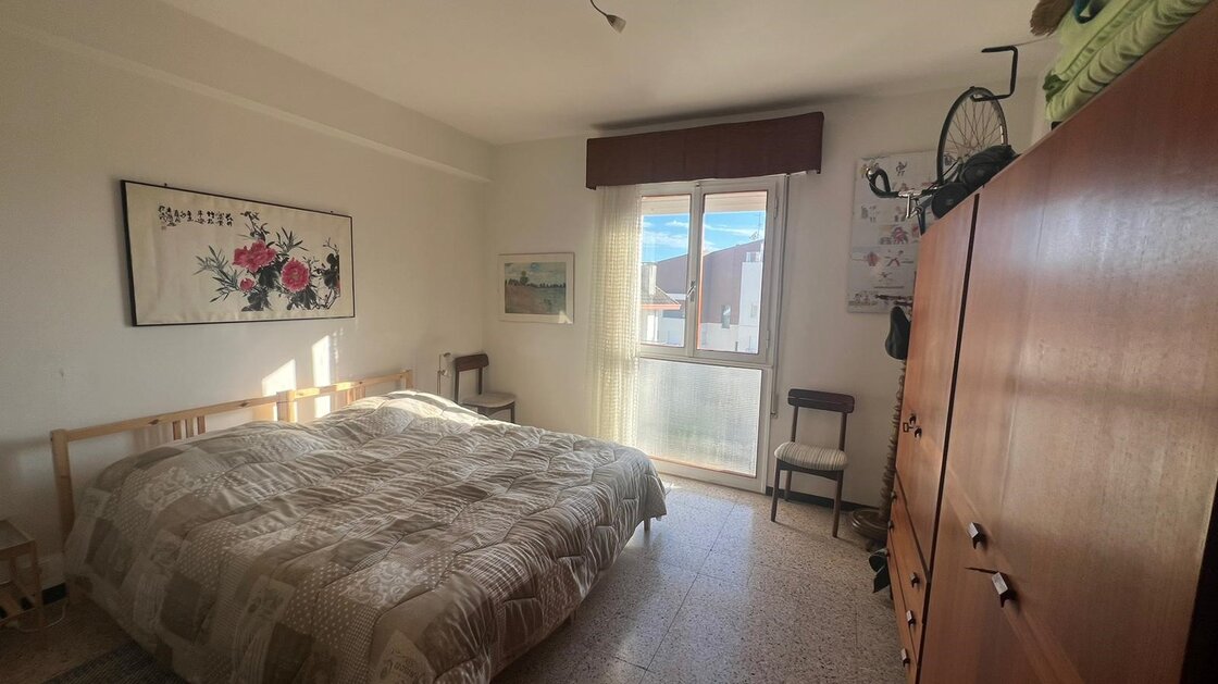 Trilocale spazioso con terrazza, piano alto, fronte mare