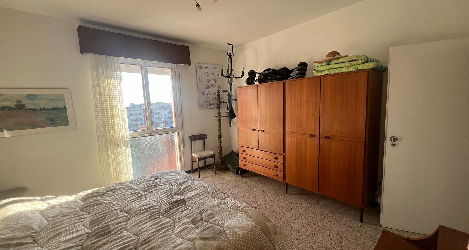 Trilocale spazioso con terrazza, piano alto, fronte mare