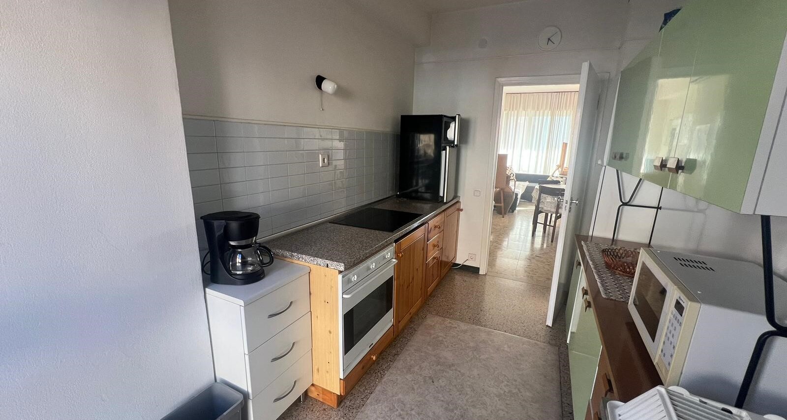 Trilocale spazioso con terrazza, piano alto, fronte mare