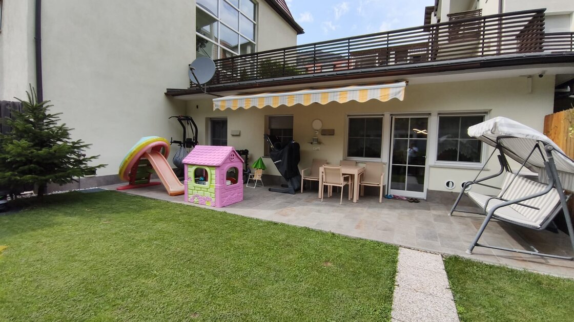 Großzügige Zweizimmerwohnung mit sonnigem Privatgarten