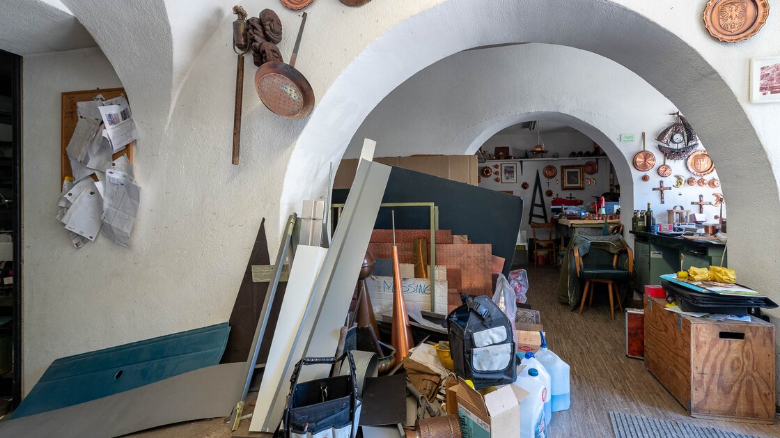Stadthaus in Klausen zu verkaufen – vielseitige Investitionschance