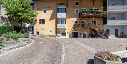 Stadthaus in Klausen zu verkaufen – vielseitige Investitionschance