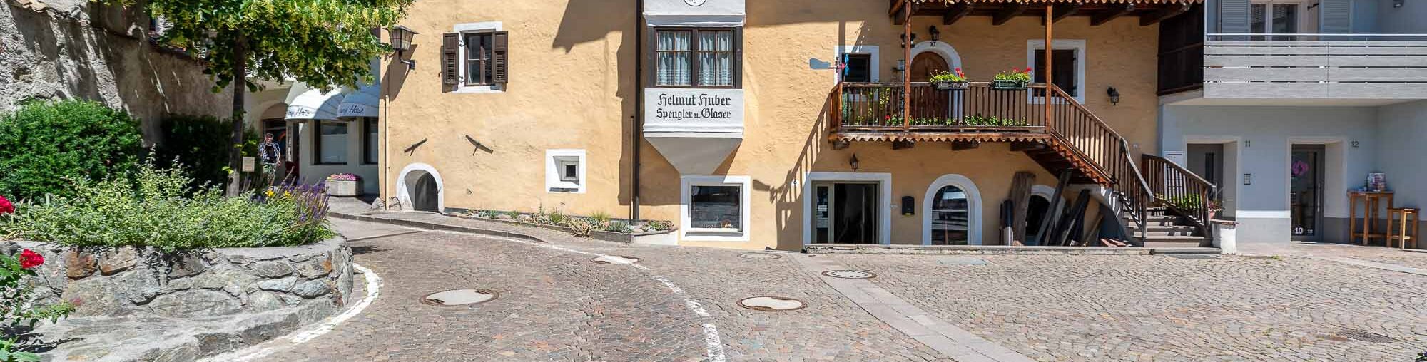 Stadthaus in Klausen zu verkaufen – vielseitige Investitionschance