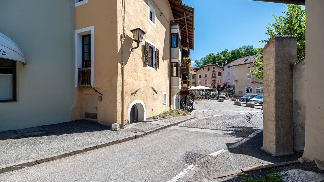 Stadthaus in Klausen zu verkaufen – vielseitige Investitionschance