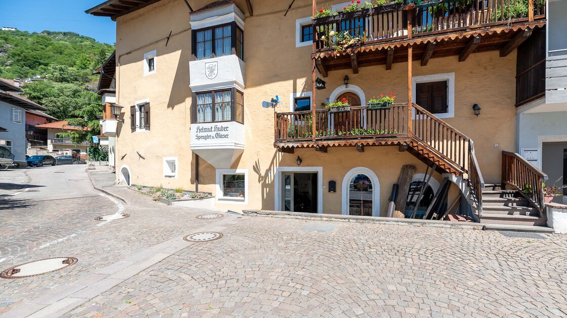 Stadthaus in Klausen zu verkaufen – vielseitige Investitionschance