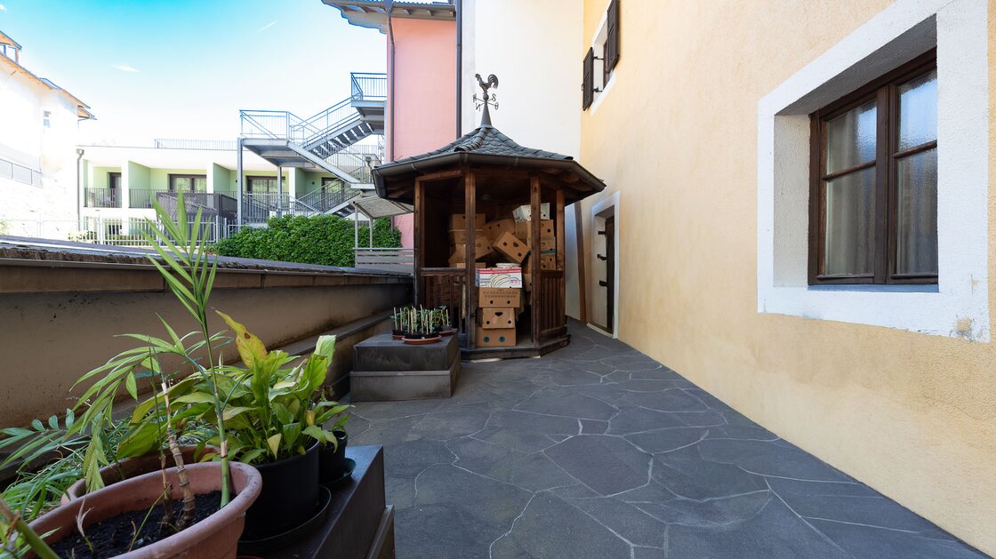 Stadthaus in Klausen zu verkaufen – vielseitige Investitionschance