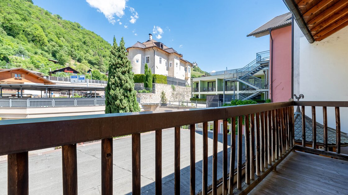 Stadthaus in Klausen zu verkaufen – vielseitige Investitionschance