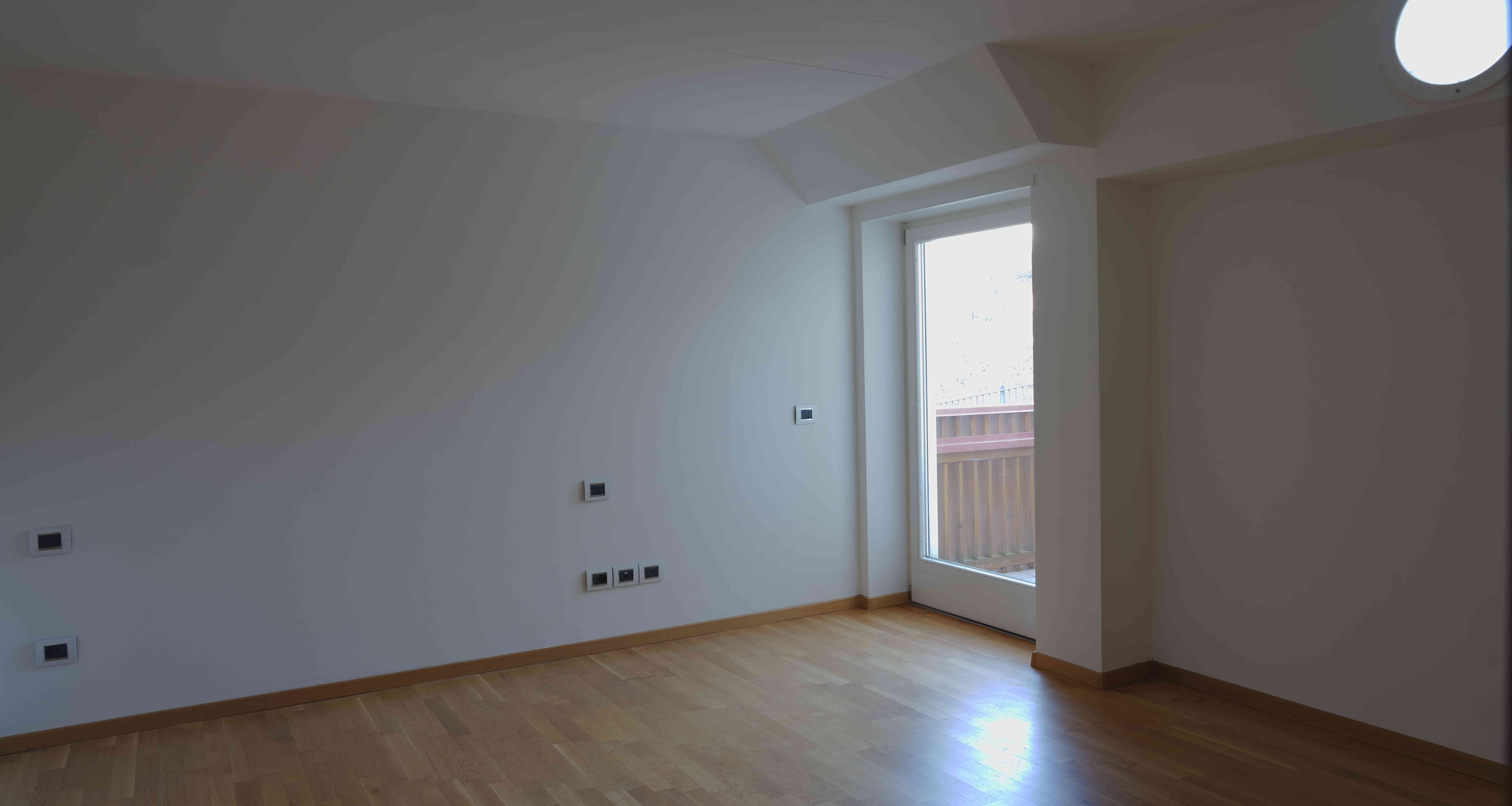 Ampio appartamento duplex con terrazza, ultimo piano