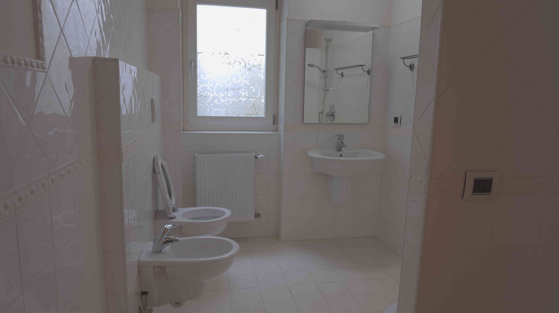 Spacious duplex apartment with large terrace, top floor