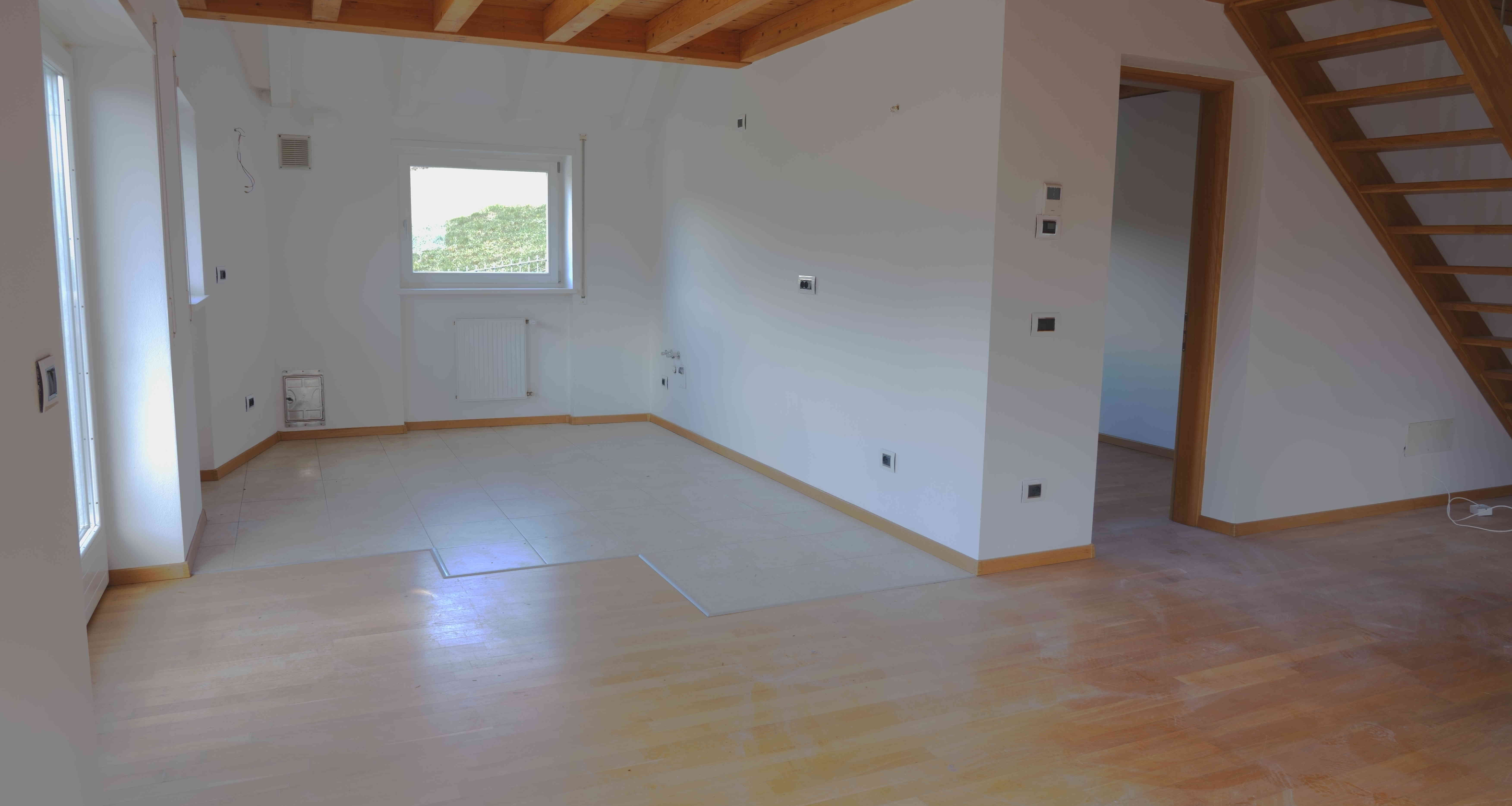 Ampio appartamento duplex con terrazza, ultimo piano