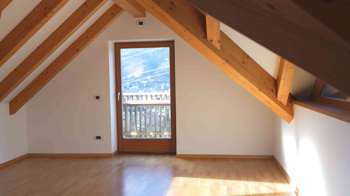 Spacious duplex apartment with large terrace, top floor