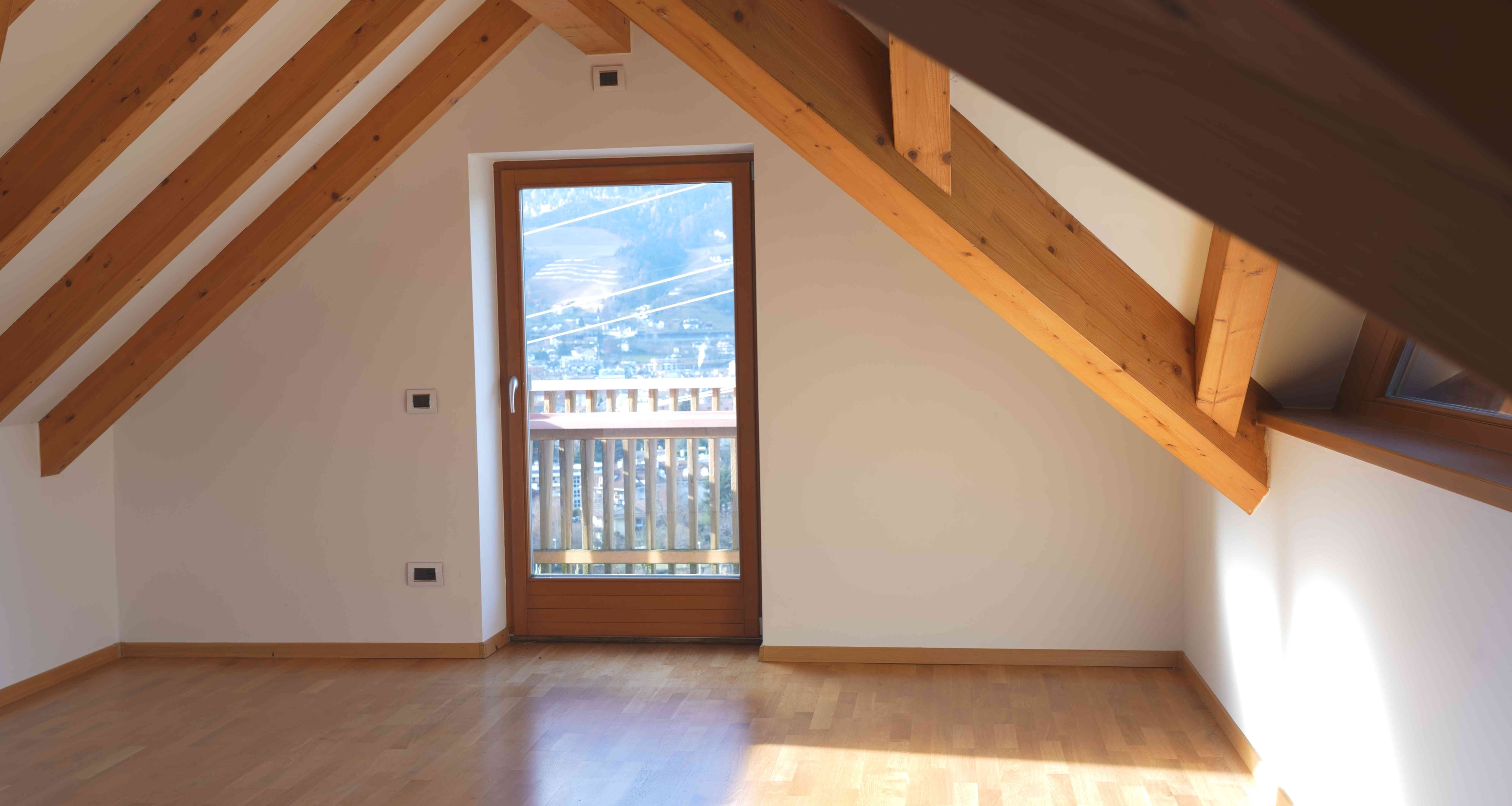 Ampio appartamento duplex con terrazza, ultimo piano