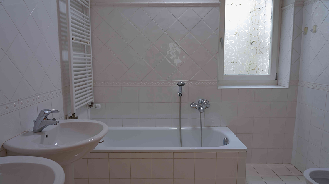 Spacious duplex apartment with large terrace, top floor