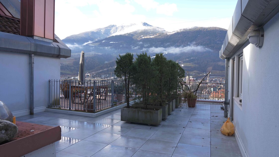 Spacious duplex apartment with large terrace, top floor