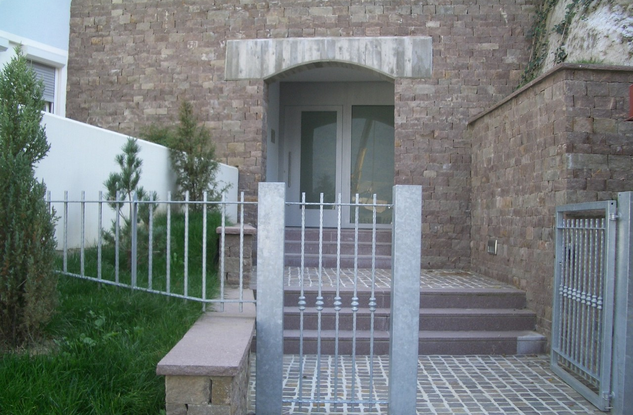 Ampio appartamento duplex con terrazza, ultimo piano