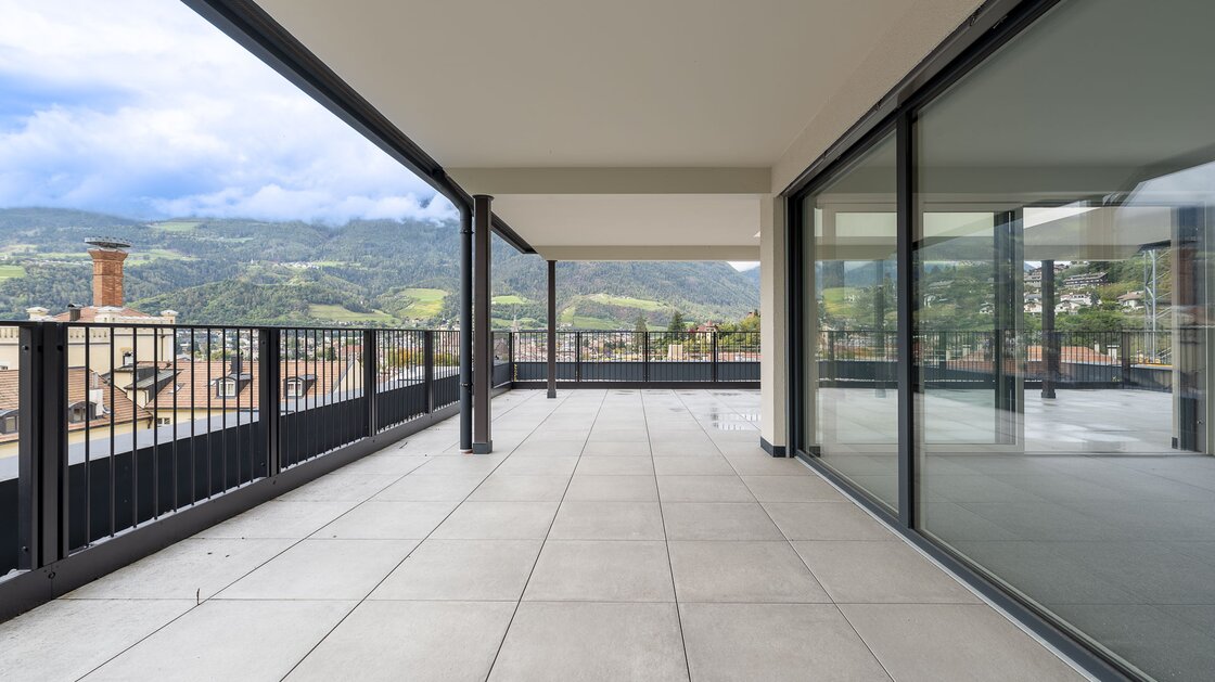 New penthouse apartment with large terrace on the top floor