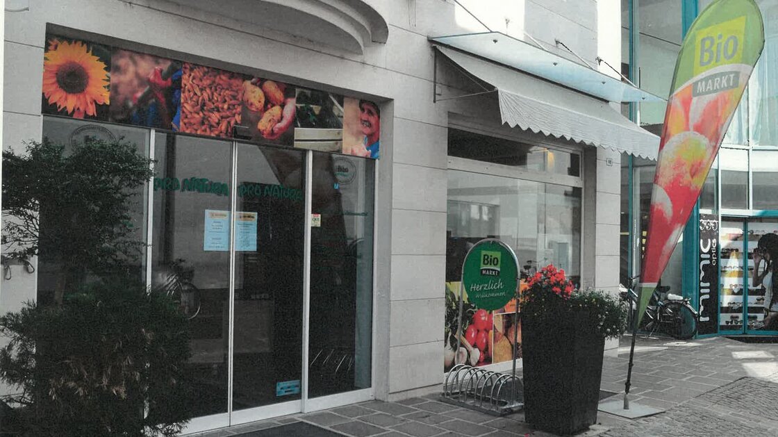 Large retail space in a central location