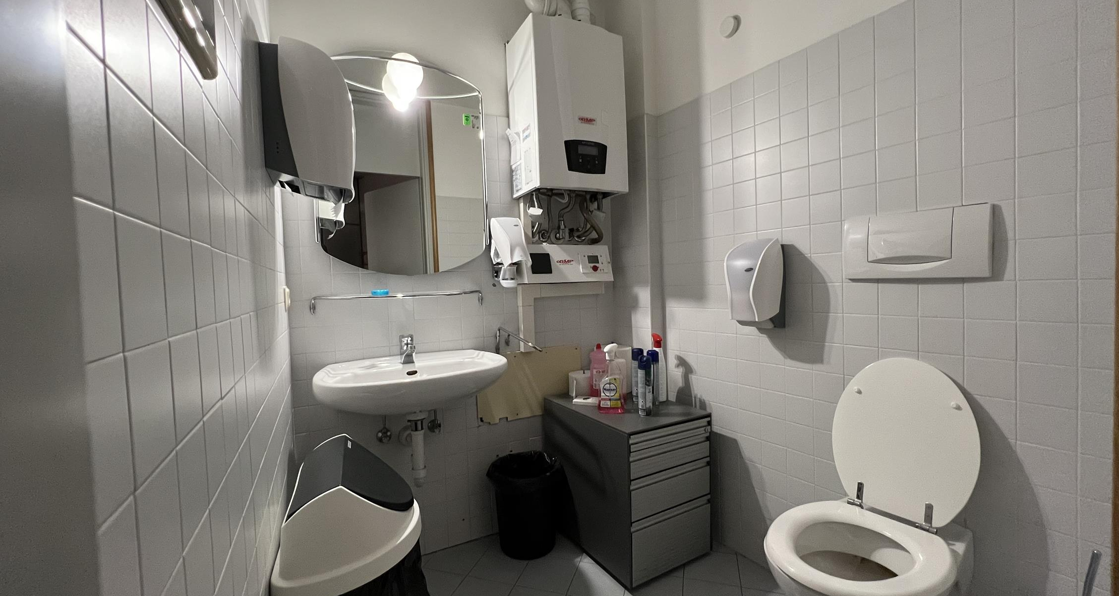 Rented, spacious city apartment with terrace in a prime location