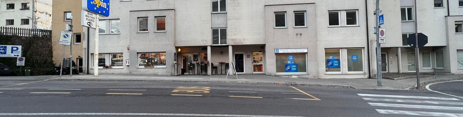 Großes Geschäftslokal an der Hauptstraße
