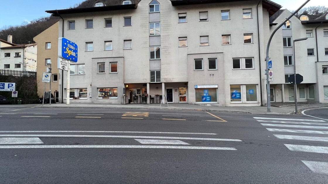 Large retail space on the main road