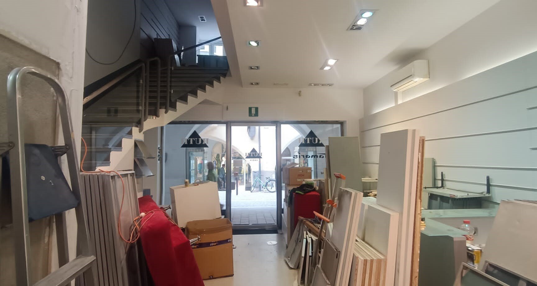 Palazzina cielo terra - Via Portici
