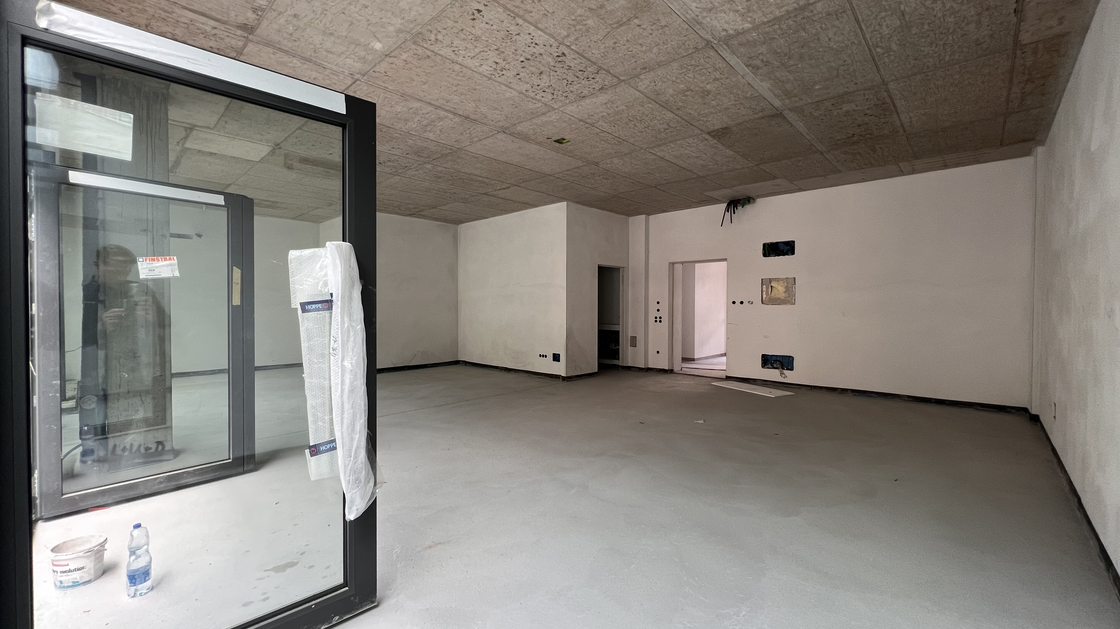 Neues Geschäftslokal mit guter Sichtbarkeit in zentraler Lage
