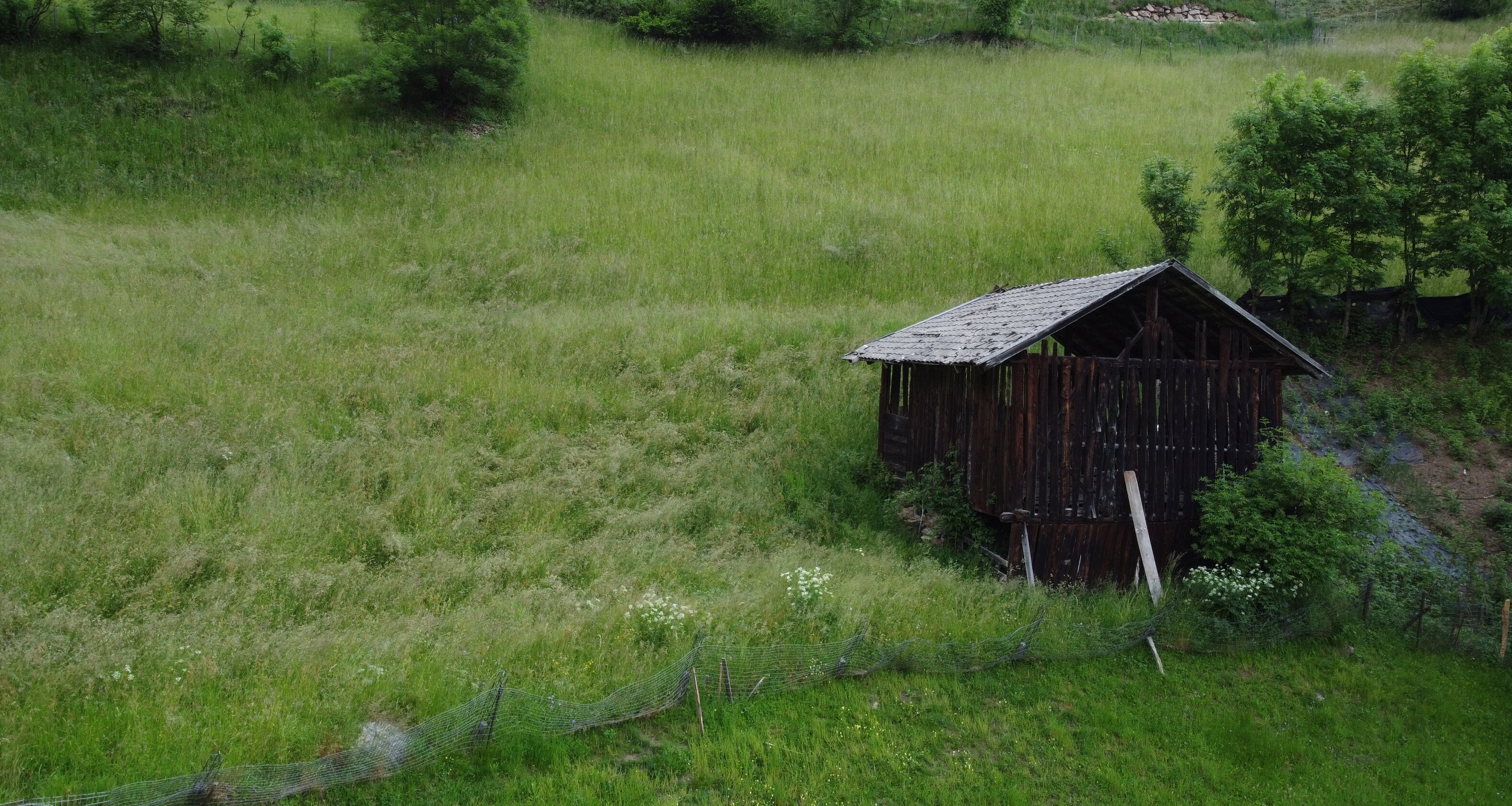 Gem: Unique barn with private land in a stunning panoramic location
