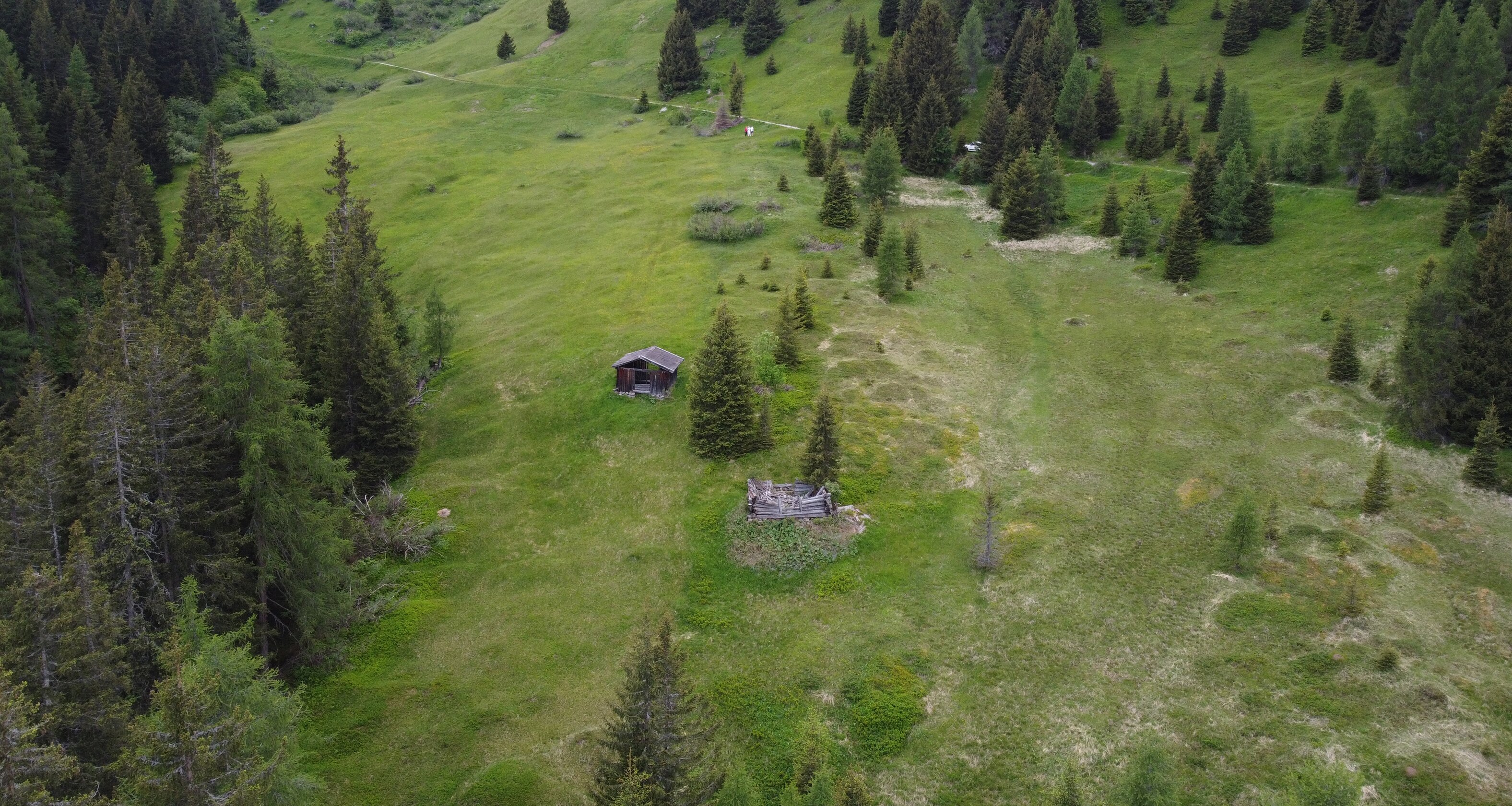 Gioiello: Fienile con terreno privato e splendida vista panoramica 