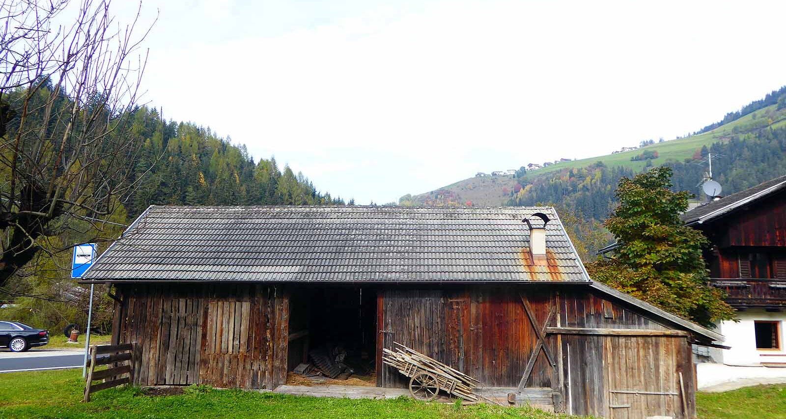 Idyllic farmhouse with large plot of land amid untouched nature