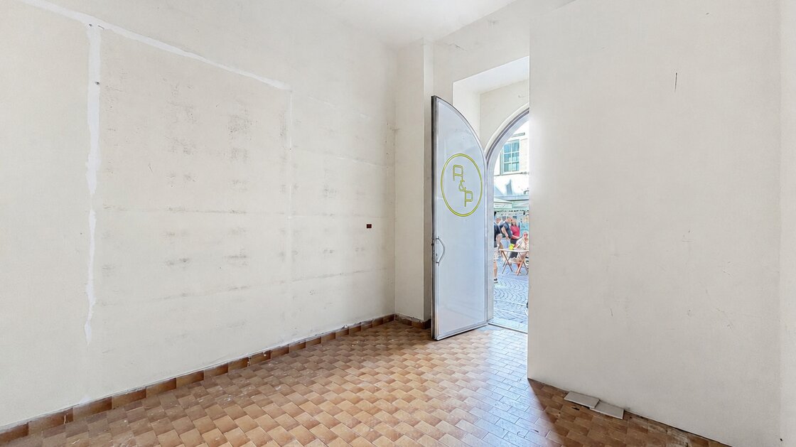 Piccolo negozio nel cuore del centro storico