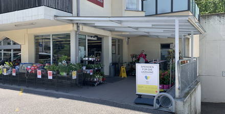 Großes Geschäftslokal mit 29 Parkplätzen