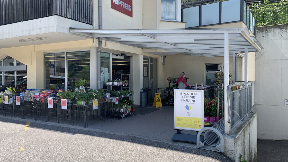 Großes Geschäftslokal mit 29 Parkplätzen