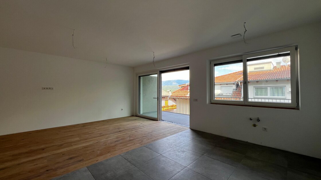 W11 - Neue Vierzimmerwohnung mit zwei Terrassen und Privatgarten