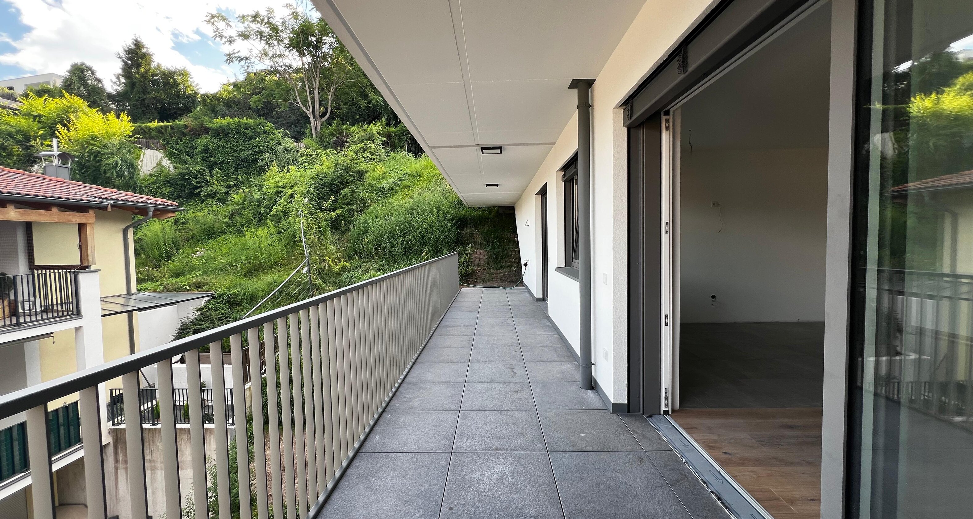 W11 - Neue Vierzimmerwohnung mit zwei Terrassen und Privatgarten