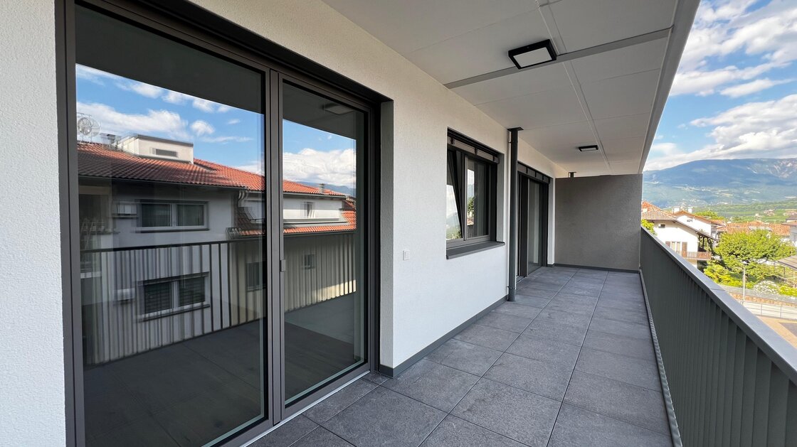 W11 - Neue Vierzimmerwohnung mit zwei Terrassen und Privatgarten
