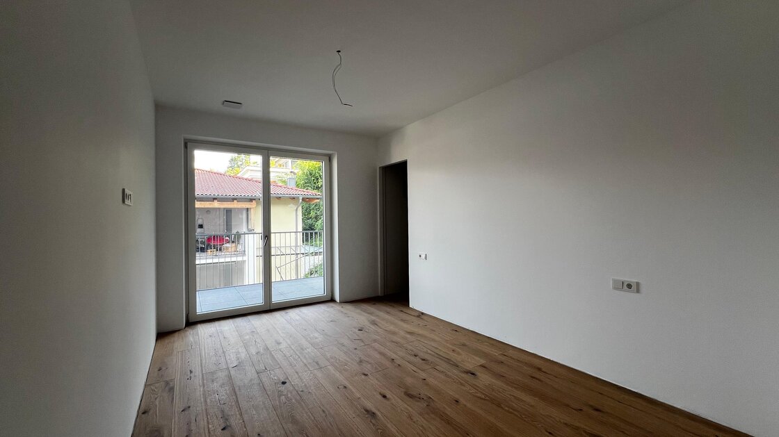 W11 - Neue Vierzimmerwohnung mit zwei Terrassen und Privatgarten