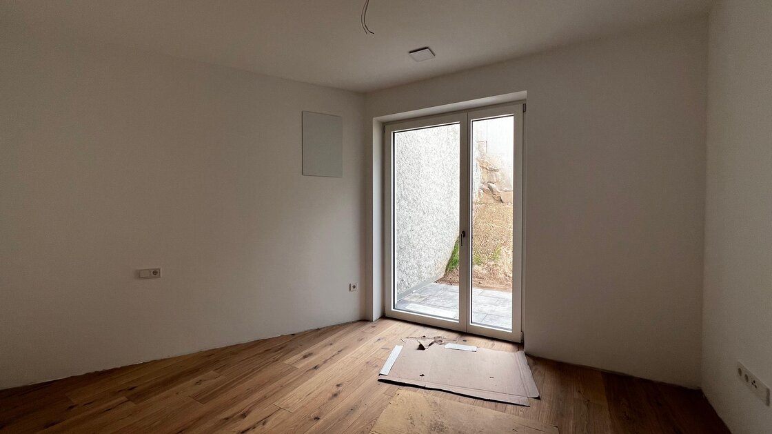 W11 - Neue Vierzimmerwohnung mit zwei Terrassen und Privatgarten