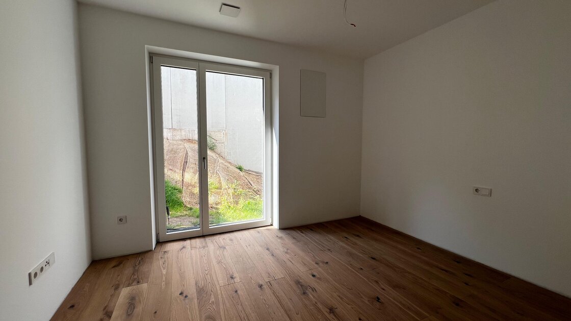 W11 - Neue Vierzimmerwohnung mit zwei Terrassen und Privatgarten
