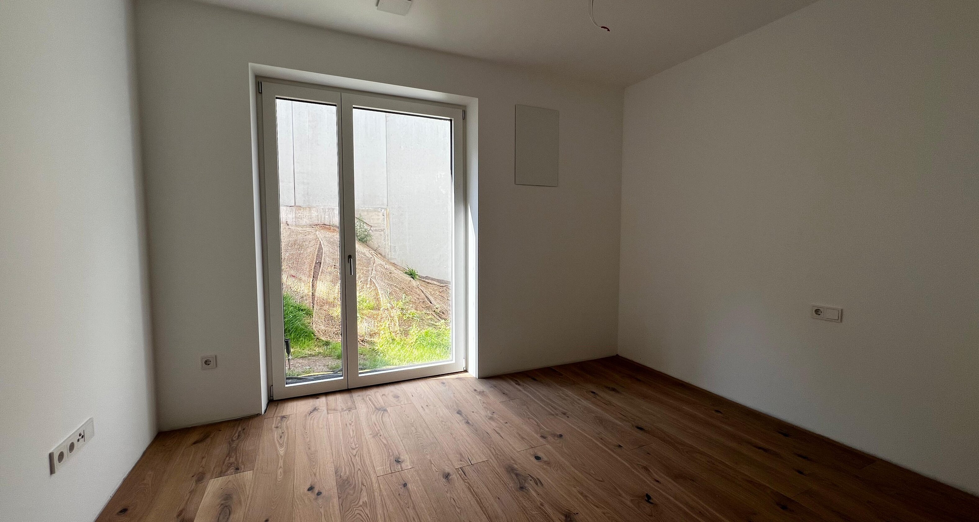 W11 - Neue Vierzimmerwohnung mit zwei Terrassen und Privatgarten