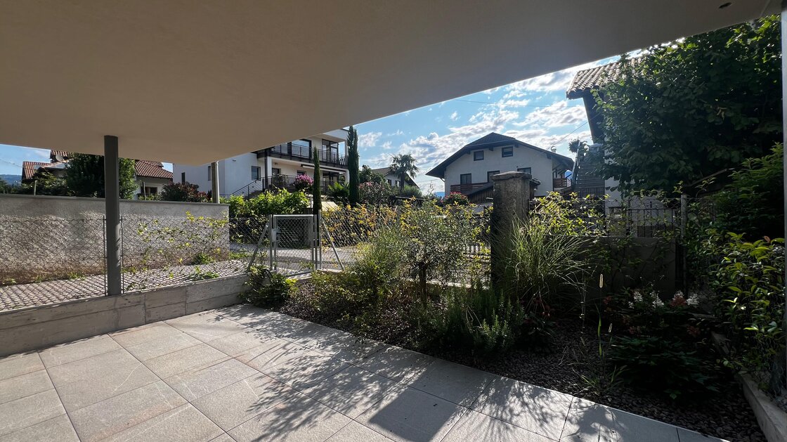 Neue Dreizimmerwohnung mit zwei Terrassen