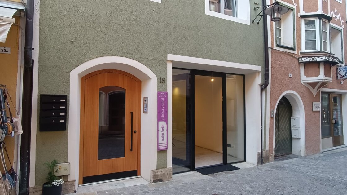 Piccolo negozio con cantina nel centro storico di Vipiteno