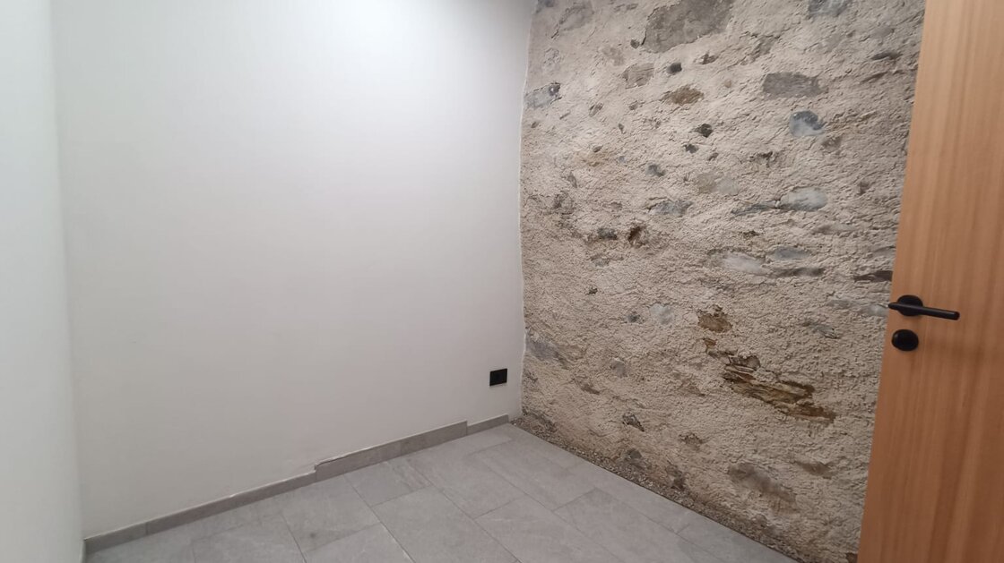 Piccolo negozio con cantina nel centro storico di Vipiteno