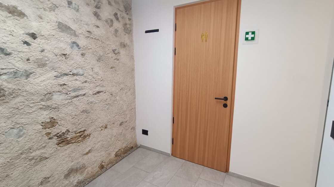 Piccolo negozio con cantina nel centro storico di Vipiteno